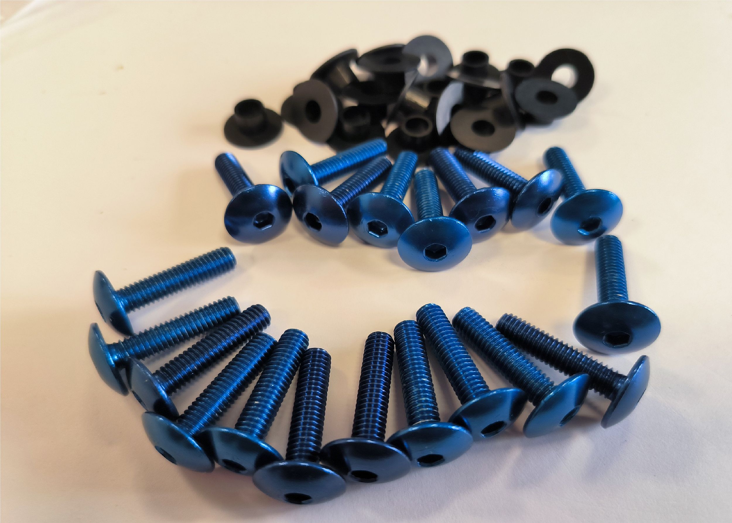 20er Set Verkleidungsschrauben Aluminiumschrauben 20x M6x25 Blau